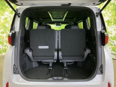 صورة 20 لـ 2025 Toyota ALPHARD