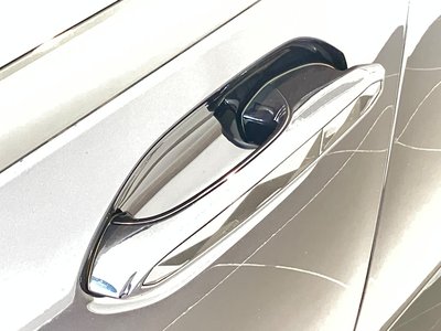 2023 BMW XM thumbnail 18