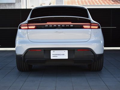 2026 Porsche MACAN 缩略图 12