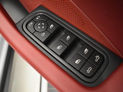 2026 Porsche MACAN 缩略图 32