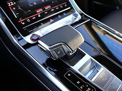 صورة 14 لـ 2021 AUDI RS Q8