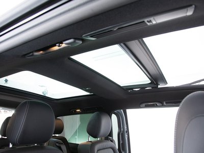 2024 Mercedes-BENZ V-CLASS photo 4