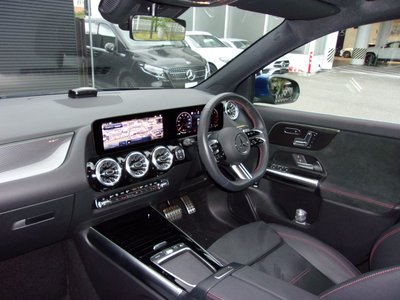 2025 Mercedes-BENZ GLA photo 11