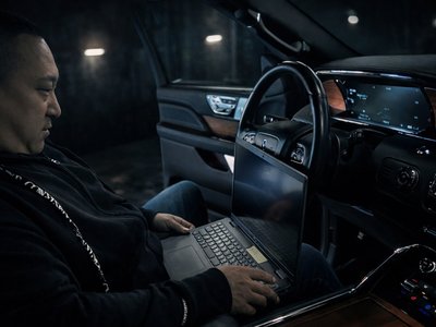 2016 Cadillac ESCALADE 缩略图 4