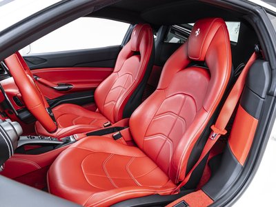 2016 Ferrari 488 GTB 照片 12