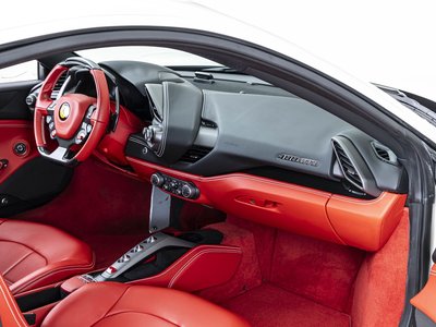 صورة مصغرة 18 لـ 2016 Ferrari 488 GTB