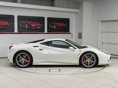 2016 Ferrari 488 GTB 照片 5