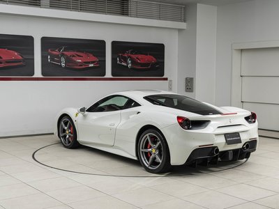 2016 Ferrari 488 GTB 照片 8
