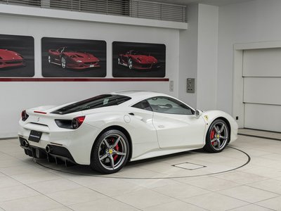 2016 Ferrari 488 GTB 照片 6
