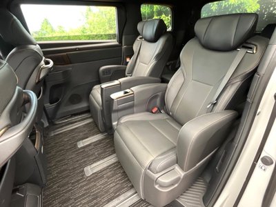 2023 Toyota ALPHARD — фото 9
