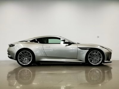 2026 Aston Martin DB12 缩略图 32