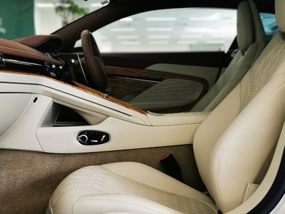 2026 Aston Martin DB12 缩略图 18