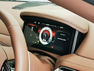 2026 Aston Martin DB12 — фото 12