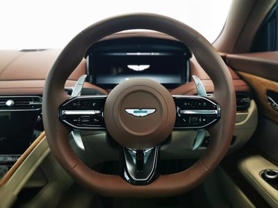 2026 Aston Martin DB12 — фото 13