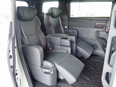 صورة 47 لـ 2025 Toyota ALPHARD