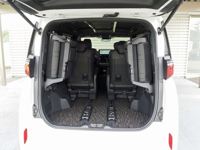 صورة 55 لـ 2025 Toyota ALPHARD