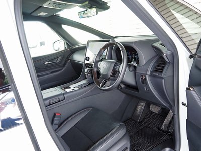 صورة 24 لـ 2025 Toyota ALPHARD