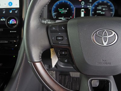 صورة 26 لـ 2025 Toyota ALPHARD