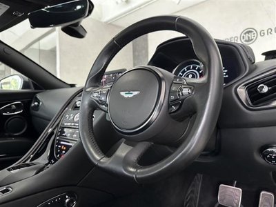 2017 Aston Martin DB11 — фото 17
