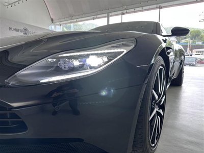 2017 Aston Martin DB11 — фото 8