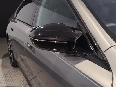 2025 BMW I7 thumbnail 23