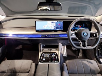 2025 BMW I7 thumbnail 50
