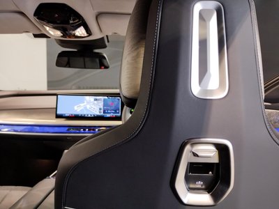 2025 BMW I7 thumbnail 49