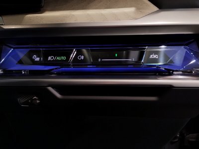 2025 BMW I7 thumbnail 60