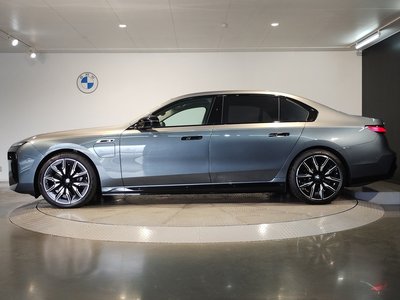 2025 BMW I7 photo 7
