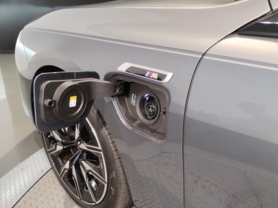 2025 BMW I7 thumbnail 43
