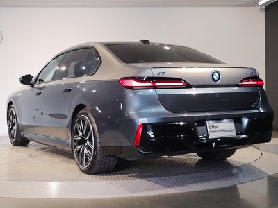 2025 BMW I7 photo 8