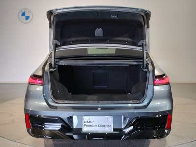 2025 BMW I7 thumbnail 36