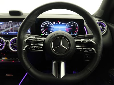 2025 Mercedes-BENZ GLB photo 8