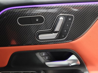 2025 Mercedes-BENZ GLB thumbnail 17