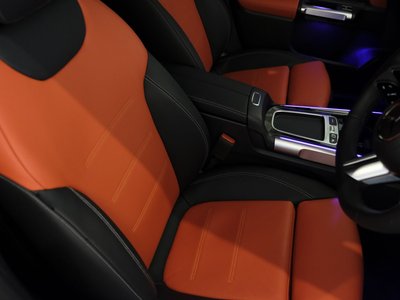 2025 Mercedes-BENZ GLB photo 16