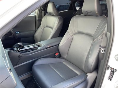 2025 Toyota CROWN SPORT 照片 28