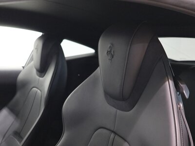 صورة 51 لـ 2021 Ferrari ROMA