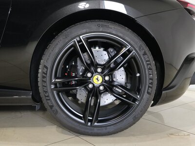صورة 80 لـ 2021 Ferrari ROMA