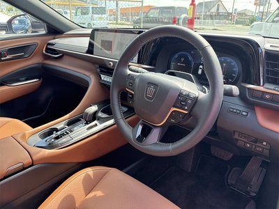 2025 Toyota CROWN ESTATE photo 13