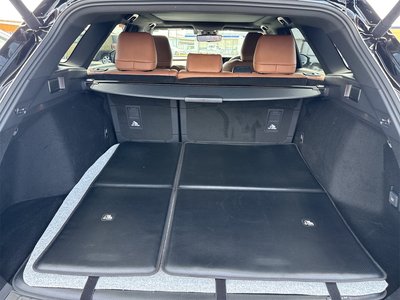 2025 Toyota CROWN ESTATE photo 8