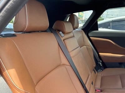 2025 Toyota CROWN ESTATE photo 9