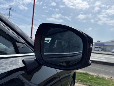 2025 Toyota CROWN ESTATE photo 4