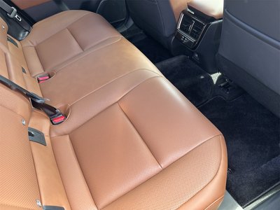 2025 Toyota CROWN ESTATE photo 10
