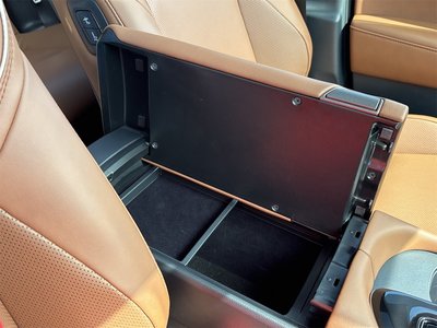 2025 Toyota CROWN ESTATE thumbnail 56