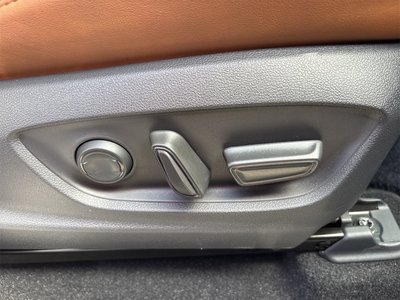 2025 Toyota CROWN ESTATE thumbnail 38