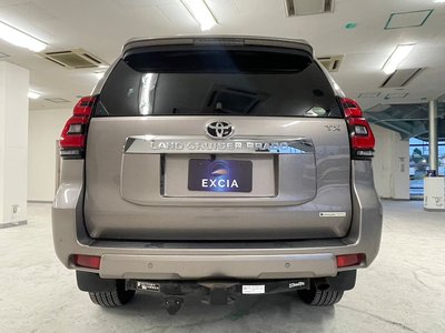 2019 Toyota LAND CRUISER PRADO photo 6