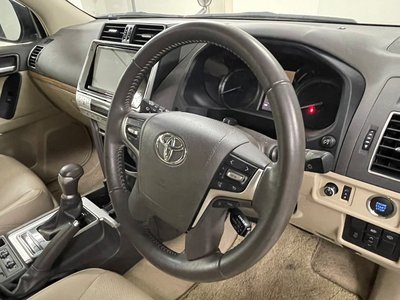 2019 Toyota LAND CRUISER PRADO photo 16