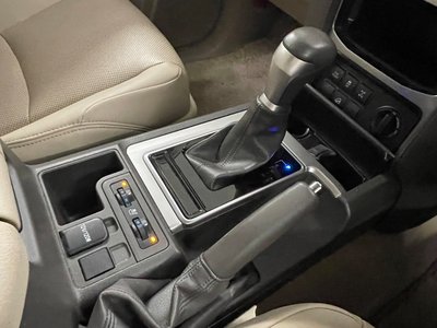 2019 Toyota LAND CRUISER PRADO thumbnail 18