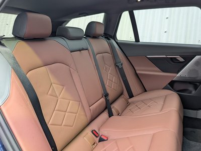 2025 BMW 5 SERIES TOURING photo 12