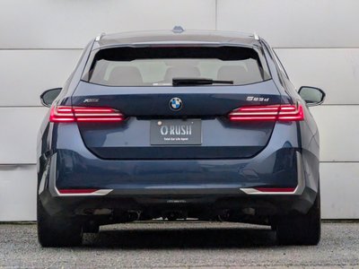 2025 BMW 5 SERIES TOURING photo 4